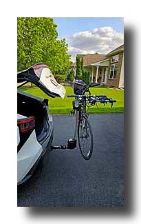 bZ4X_HatchOpenWithBike_01