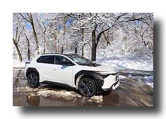 bZ4X_Snow-AlongTheRoad_02