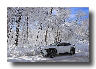 bZ4X_Snow-AlongTheRoad_04