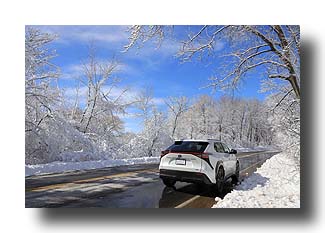 bZ4X_Snow-AlongTheRoad_05
