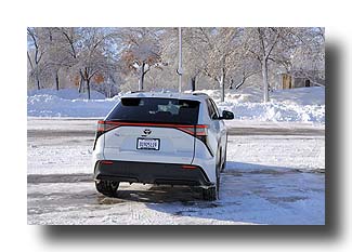 bZ4X_Snow-CityHall_03
