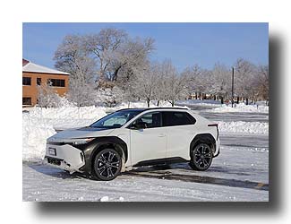 bZ4X_Snow-CityHall_04