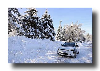 bZ4X_Snow-CommunityCenter_01
