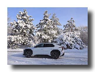 bZ4X_Snow-CommunityCenter_08
