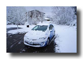 Prius-PHV_Snow_244